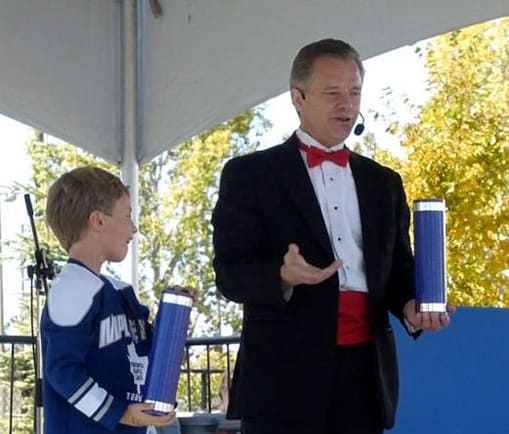 A community activity with magician Richard Rondeau